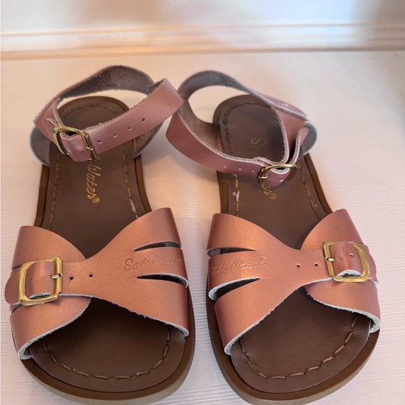 Salt Water Sandals by Hoy (little kids 13c) - Rose Gold Leather - Picture 2 of 5